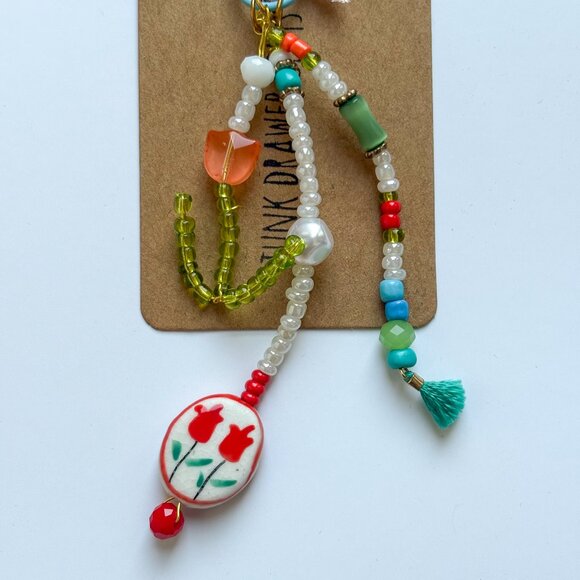 Handmade Floral Beaded Keychain - Picture 2 of 5